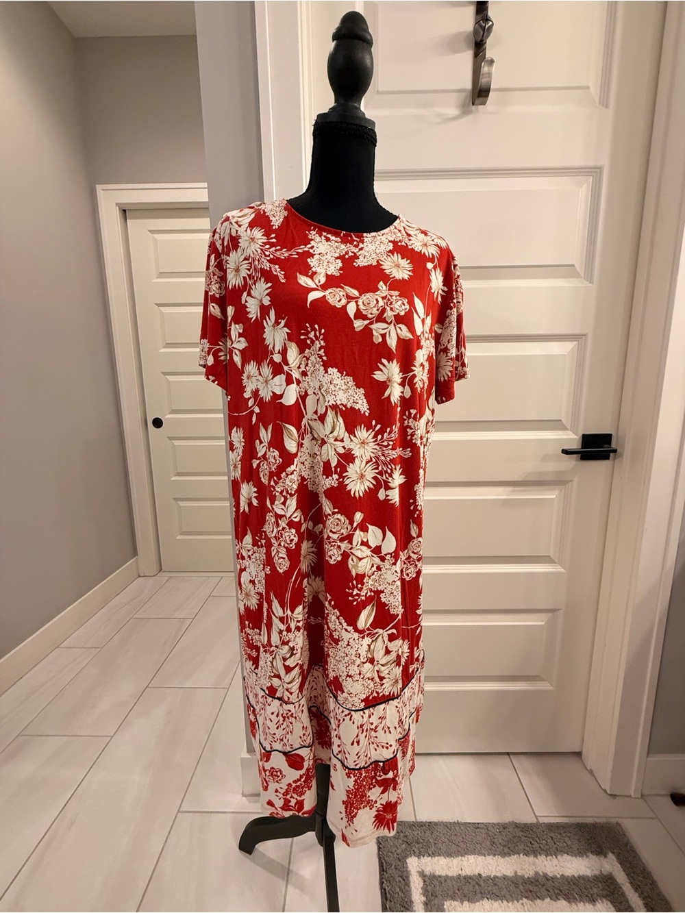 J. Jill Red and White Floral Short-Sleeve Midi Dress
